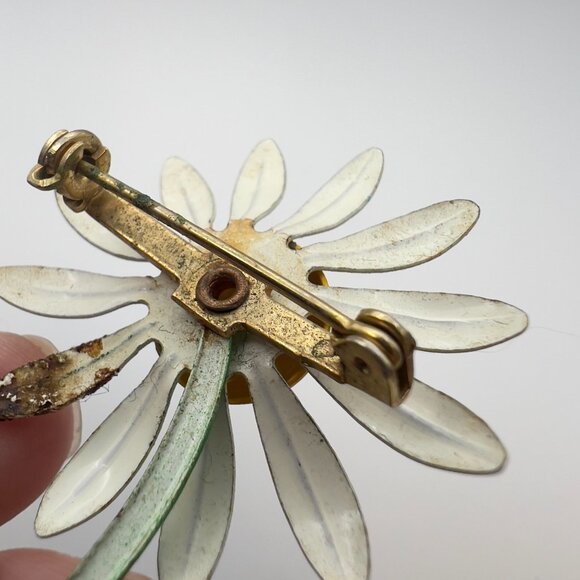 Vintage Flower Power 60s Metal Flower Daisy Brooch Pin Green White - Picture 7 of 8